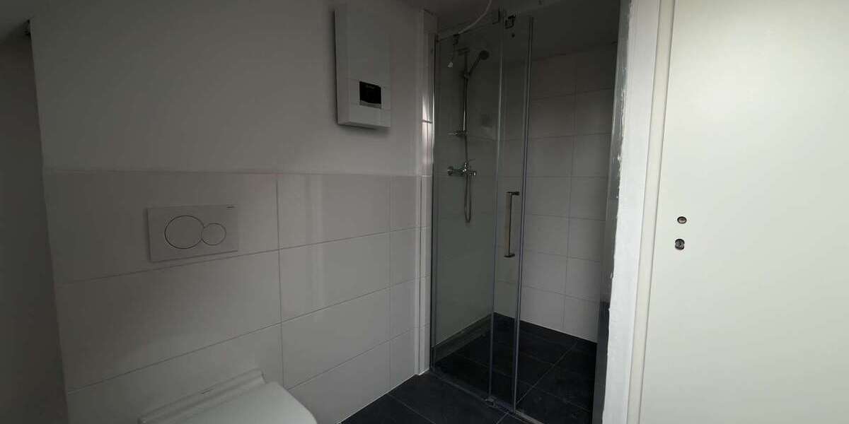 Exklusives Investment: Kernsaniertes Mehrfamilienhaus mit Balkon und Terrasse - Mehrfamilienhaus, Wohnhaus Gelsenkirchen Gelsenkirchen-West | Angebot:25751689