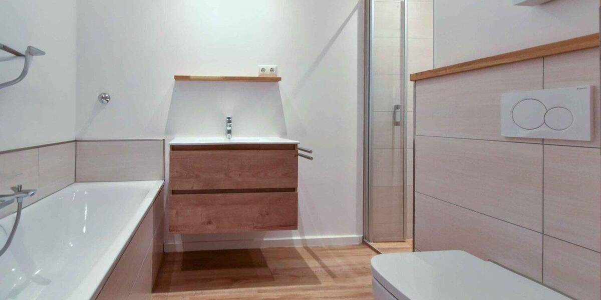 Etagenwohnung Duisburg / Duissern Duissern - 3 Zimmer, 104 m&sup2;, 299.000&euro; | Angebot:25695782