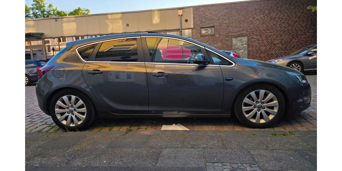 Opel Astra 136.000 km 5.500 &euro; Duisburg 47055