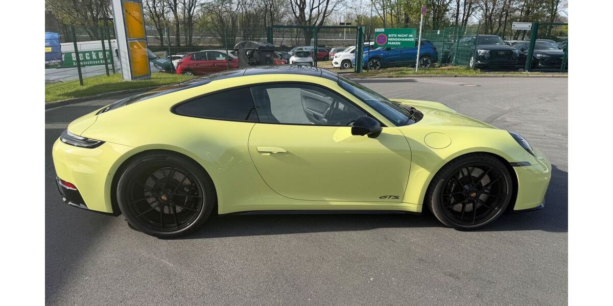 Porsche 992 6.500 km 176.990 &euro; Dinslaken 46537
