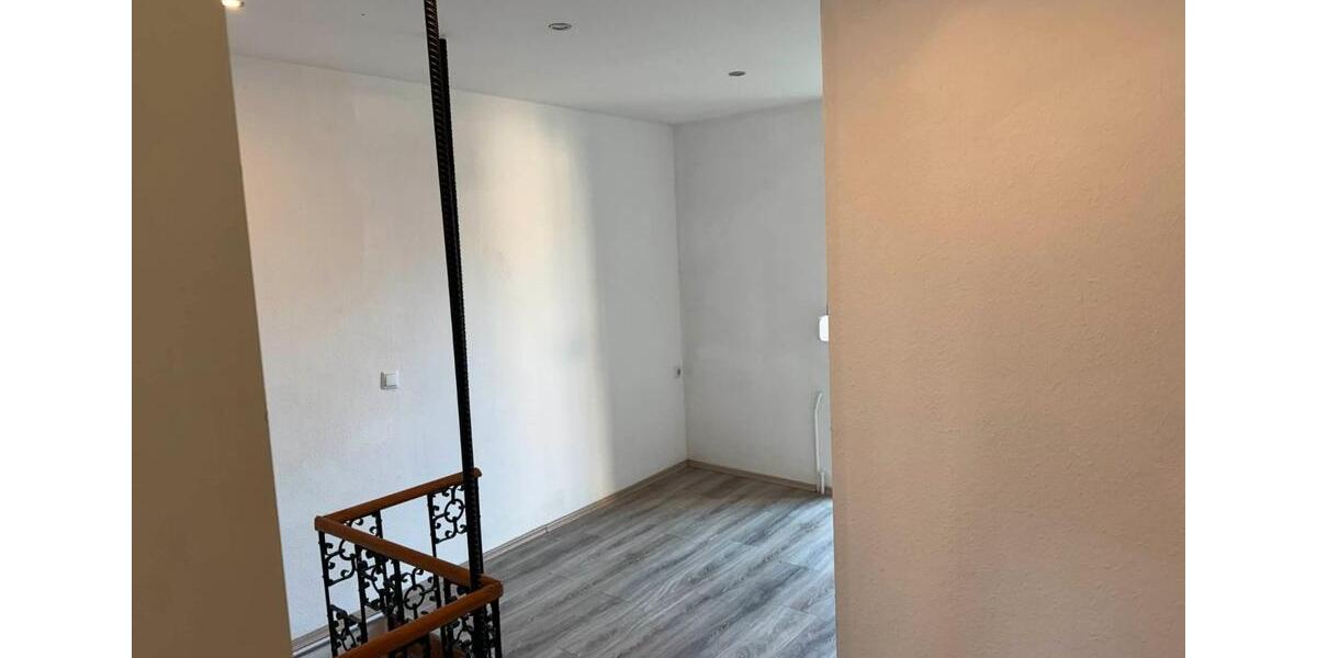 Erdgeschoßwohnung Bochum Bochum-Südwest - 4 Zimmer, 95 m&sup2;, 800&euro; | Angebot:26291745