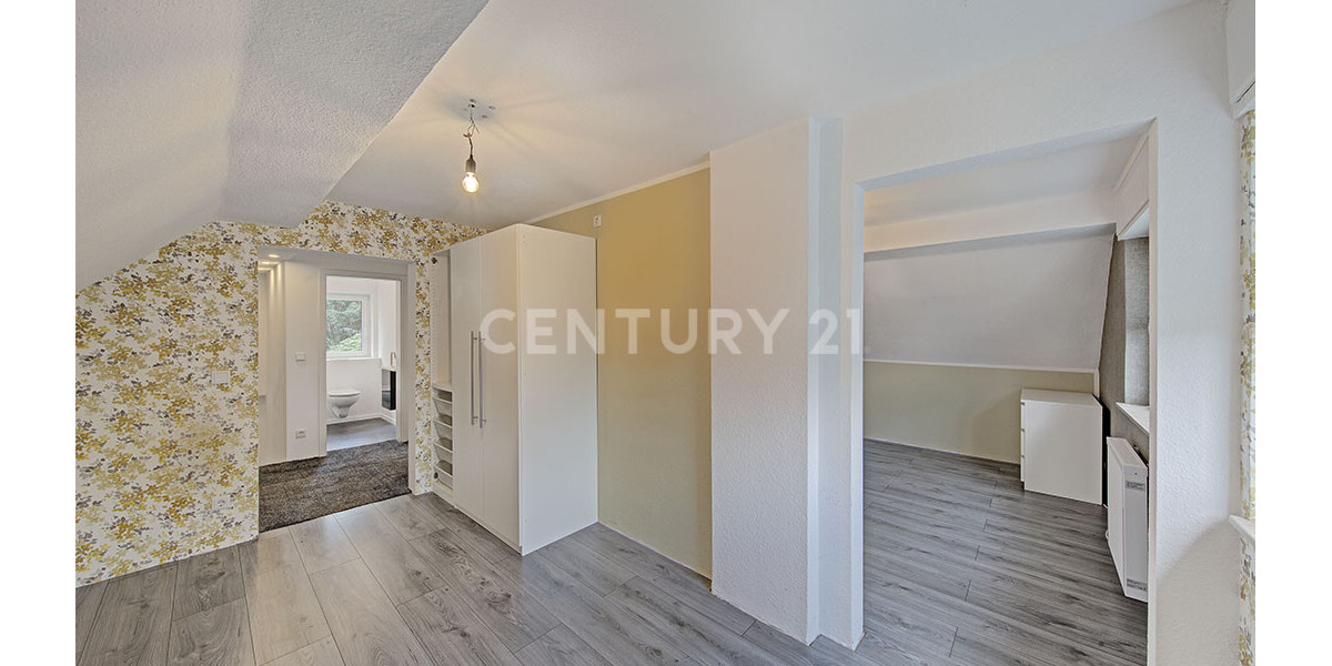 Traumhaus für Paare: Moderne Räume, freistehende Badewanne & viel Potenzial im Grünen - Einfamilienhaus Essen Stadtbezirk IV | Angebot:27248509