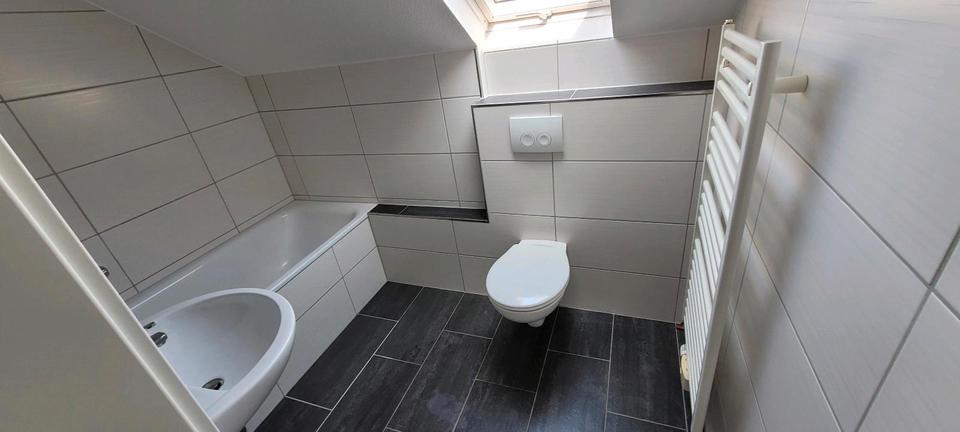 Dachgeschoßwohnung Essen Stadtbezirk VIII - 2 Zimmer, 38 m&sup2;, 380&euro; | Angebot:26296364