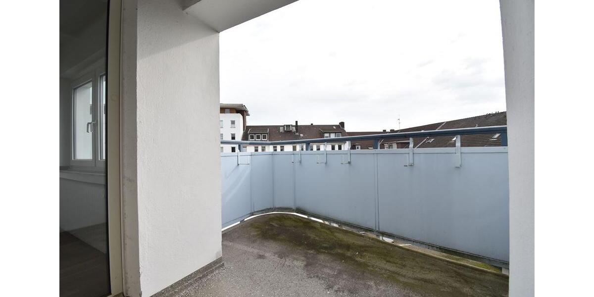 Dachgeschoßwohnung Oberhausen - 3 Zimmer, 87 m&sup2;, 945&euro; | Angebot:25222330