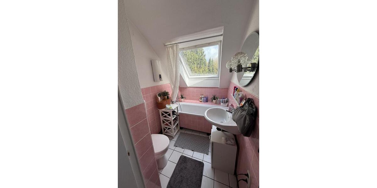 Dachgeschoßwohnung Bochum Bochum-Ost - 3 Zimmer, 88 m&sup2;, 920&euro; | Angebot:25982680