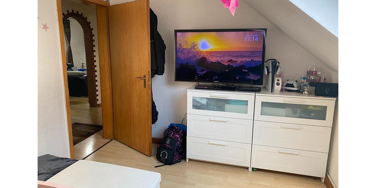 Dachgeschoßwohnung Duisburg Beeck - 3 Zimmer, 80 m&sup2;, 844&euro; | Angebot:25925584