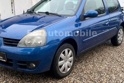 Renault Clio 122.400 km 2.499 &euro; Duisburg 47167