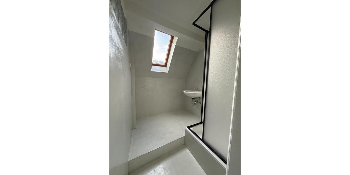 Dachgeschoßwohnung Gelsenkirchen - 2 Zimmer, 85 m&sup2;, 460&euro; | Angebot:25418936