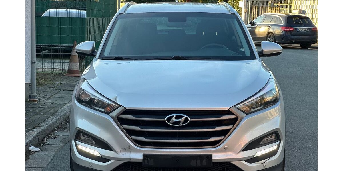 Hyundai TUCSON 245.597 km 8.499 &euro; Essen 45276