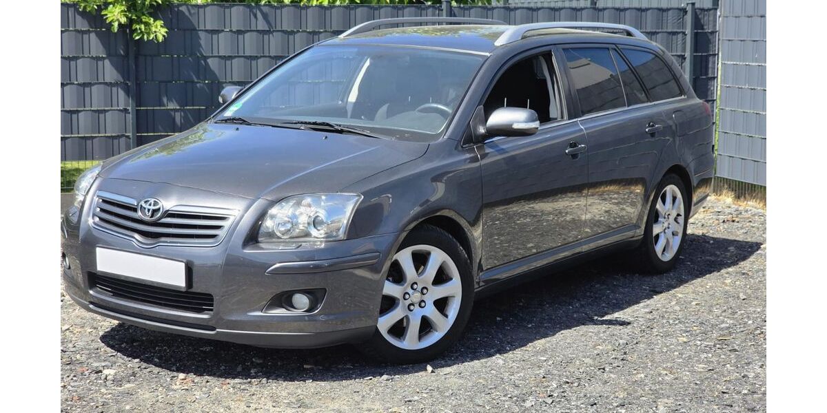 Toyota Avensis 171.000 km 2.650 &euro; Dülmen 48249