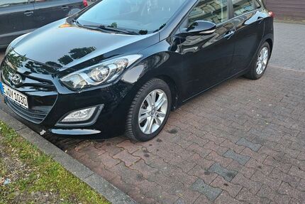 Hyundai i30 94.400 km 9.300 &euro; Essen 45326