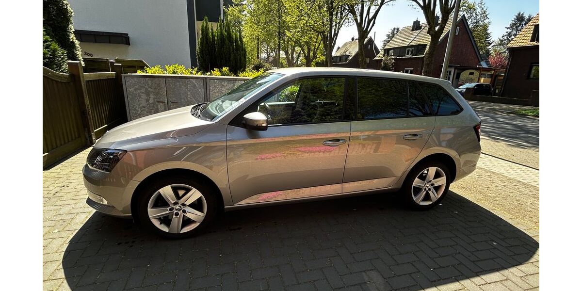 Skoda Fabia 46.000 km 12.490 &euro; Oberhausen 46145