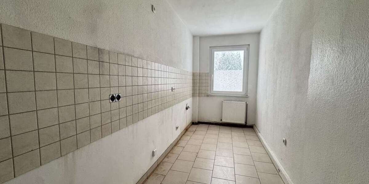 Attraktiv geschnittene 3,5-Zimmer-Wohnung mit Garage und zusätzlichem Stauraum - Erdgeschoßwohnung Essen Stadtbezirk III | Angebot:26312227