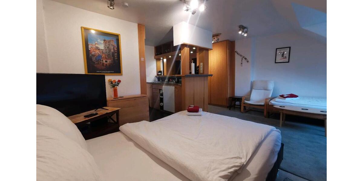 Dachgeschoßwohnung Essen Stadtbezirk III - 1 Zimmer, 1.150&euro; | Angebot:21475721