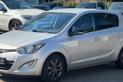 Hyundai i20 99.876 km 6.890 &euro; Recklinghausen 45665