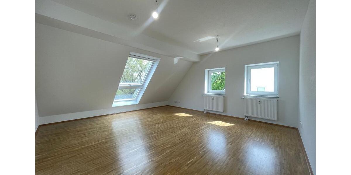 Dachgeschoßwohnung Essen Stadtbezirk IV - 3 Zimmer, 81 m&sup2;, 849&euro; | Angebot:26279244
