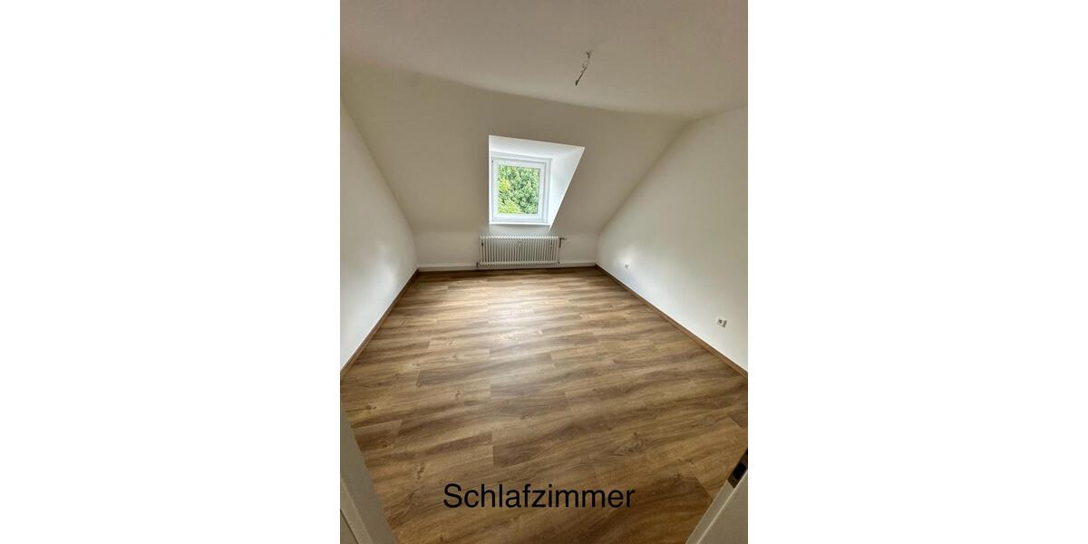 Dachgeschoßwohnung Gelsenkirchen Gelsenkirchen-Nord - 3 Zimmer, 61 m&sup2;, 730&euro; | Angebot:26276793