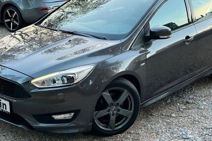 Ford Focus 116.805 km 8.999 &euro; Duisburg 47137