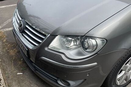 VW Touran 241.000 km 5.000 &euro; Duisburg 47249