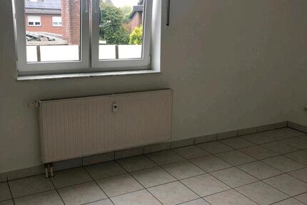 Wohnung Duisburg Hochheide - 4 Zimmer, 70 m&sup2;, 900&euro; | Angebot:26268760