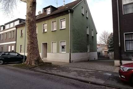Haus Essen Stadtbezirk VI - 13 Zimmer, 270 m&sup2;, 365.000&euro; | Angebot:25874377
