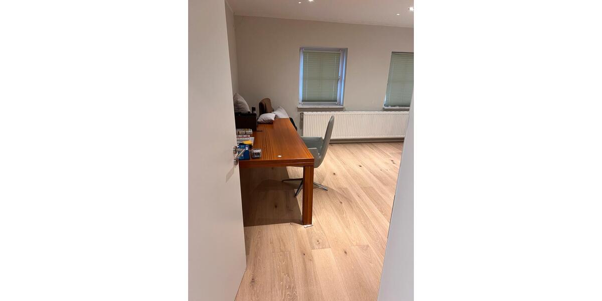 Dachgeschoßwohnung Gelsenkirchen Resse - 4 Zimmer, 138 m&sup2;, 990&euro; | Angebot:26322223