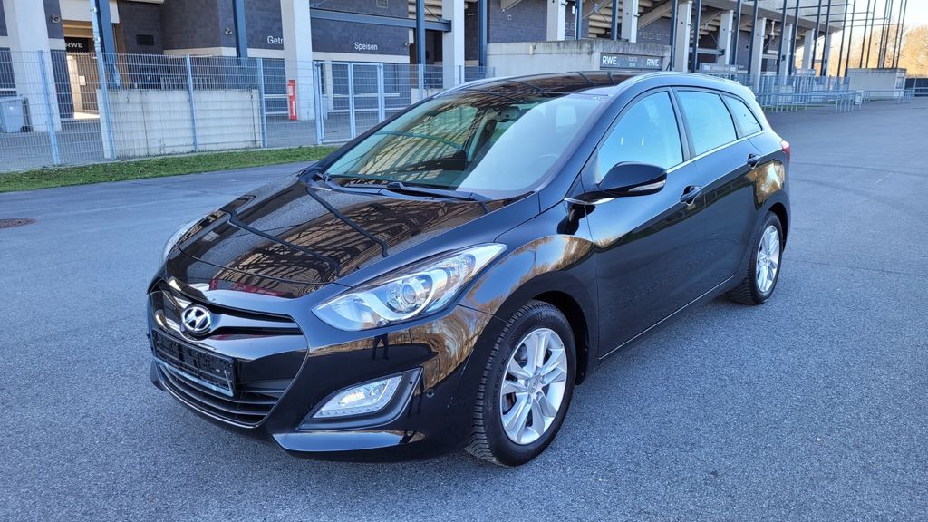 Hyundai i30 125.000 km 5.990 &euro; Essen 45356