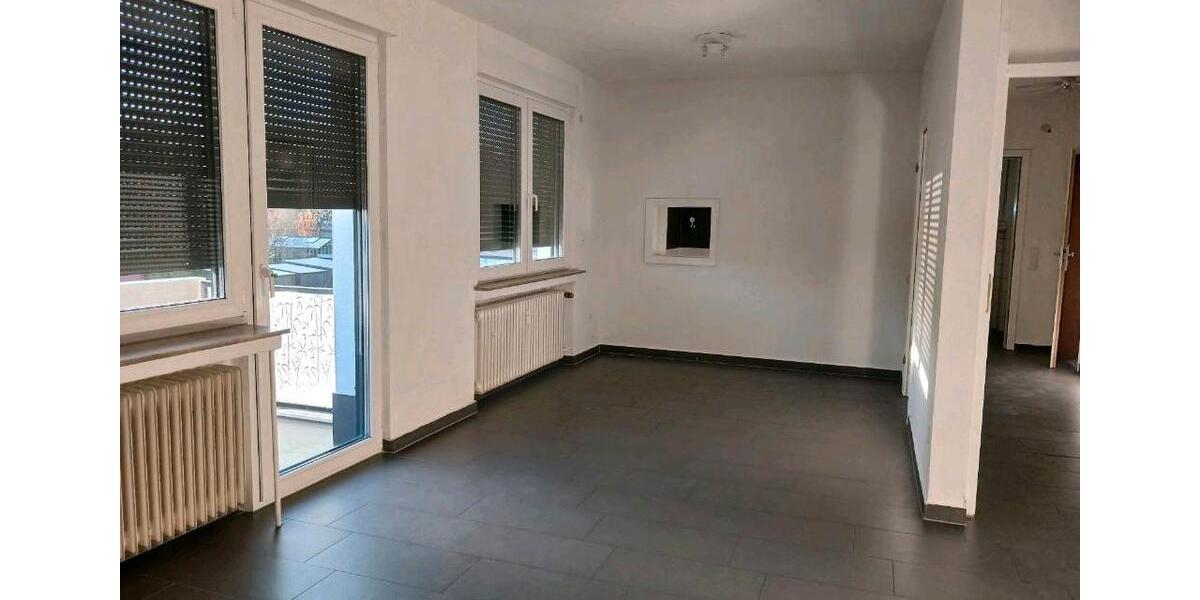 Etagenwohnung Voerde (Niederrhein) - 3.5 Zimmer, 79 m&sup2;, 1.260&euro; | Angebot:26001842