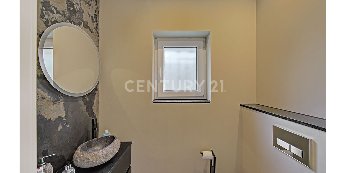 Traumhaus für Paare: Moderne Räume, freistehende Badewanne & viel Potenzial im Grünen - Einfamilienhaus Essen Stadtbezirk IV | Angebot:27248509