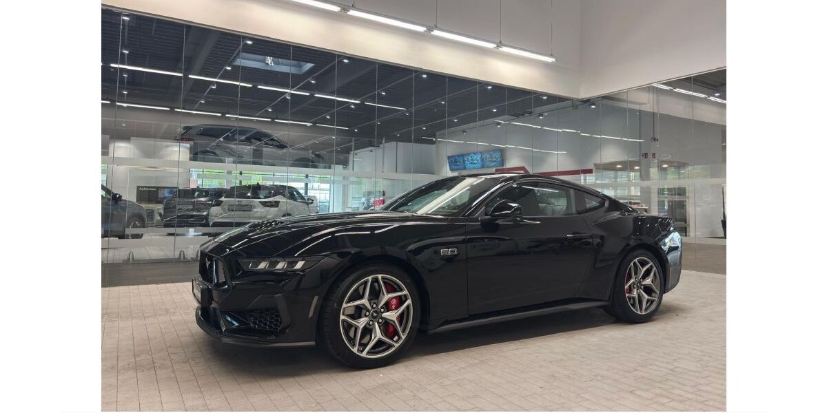 Ford Mustang 3.532 km 51.900 &euro; Oberhausen 46049