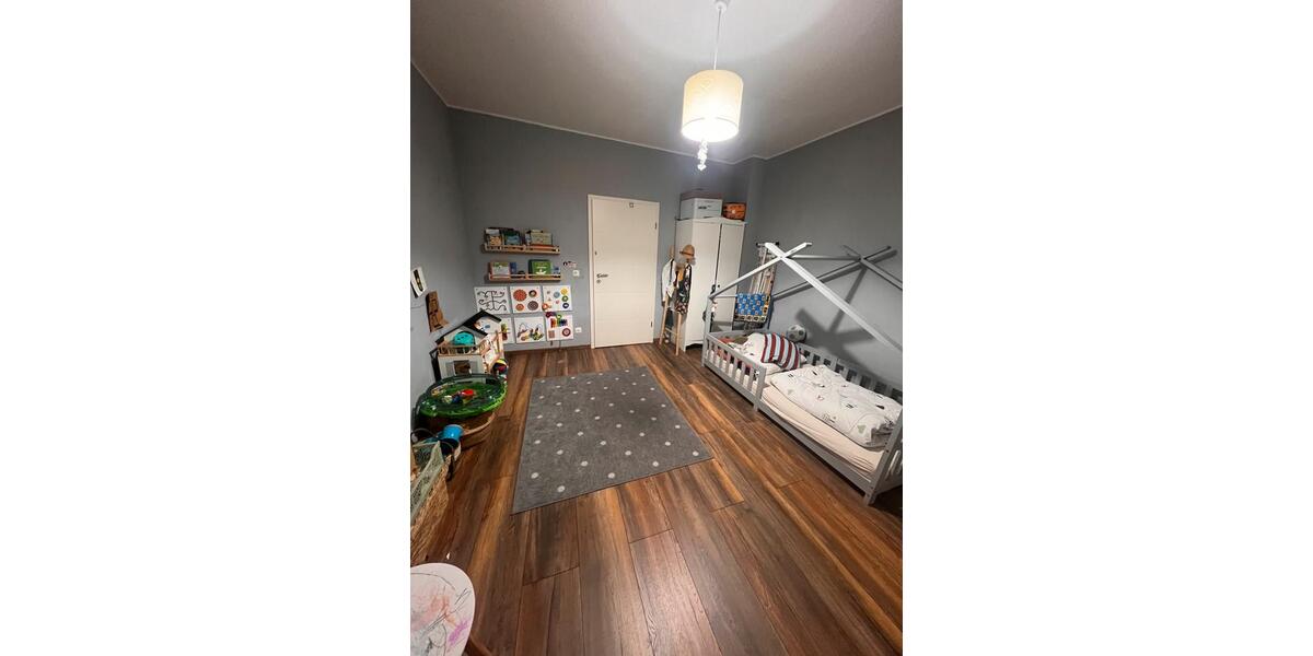 Etagenwohnung Duisburg Hamborn - 3.5 Zimmer, 83 m&sup2;, 125.000&euro; | Angebot:26779108
