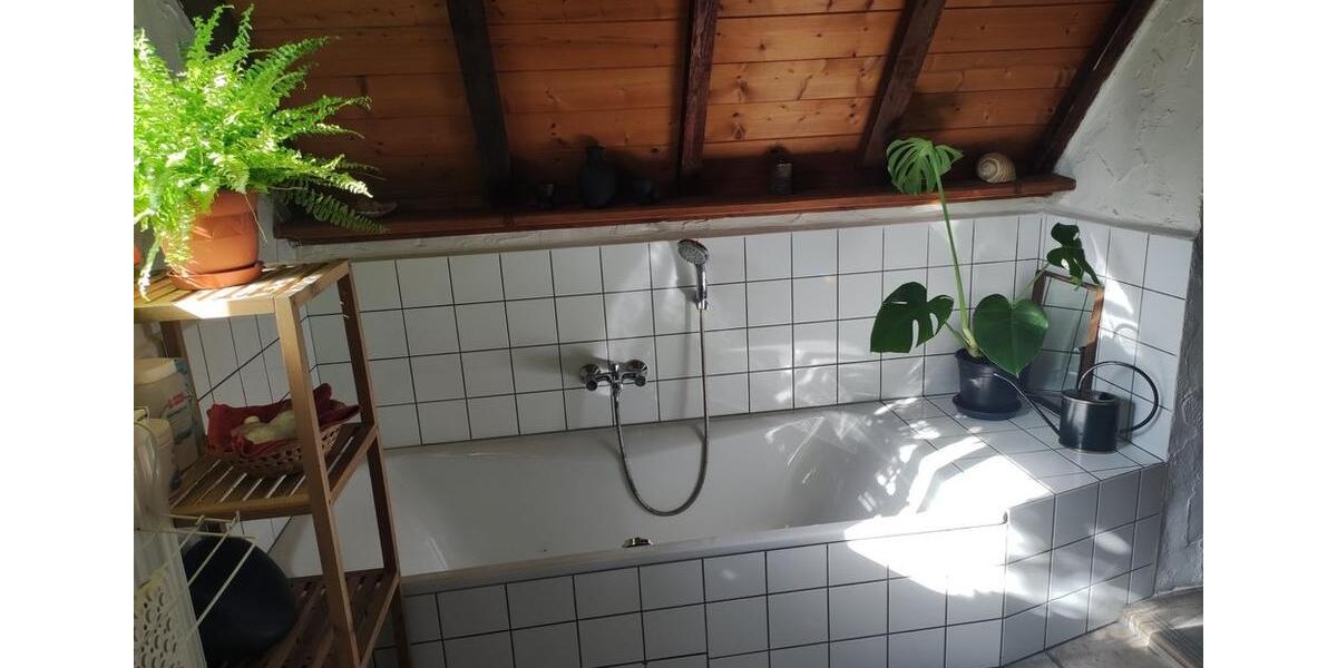 Dachgeschoßwohnung Essen Stadtbezirk VII - 3 Zimmer, 60 m&sup2;, 550&euro; | Angebot:26286798