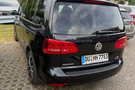 VW Touran 309.500 km 5.900 &euro; Duisburg 47055