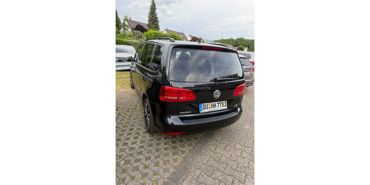 VW Touran 309.500 km 5.900 &euro; Duisburg 47055