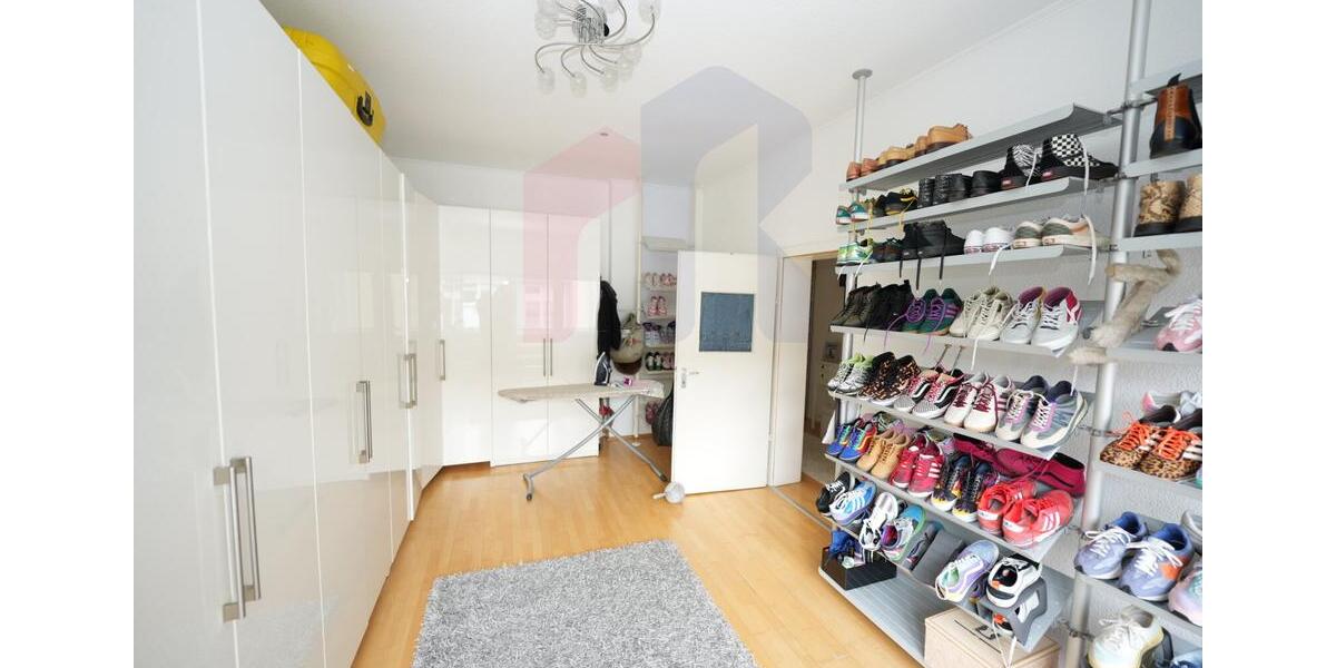 Etagenwohnung Essen Stadtbezirk II - 5 Zimmer, 141 m&sup2;, 1.525&euro; | Angebot:25962678