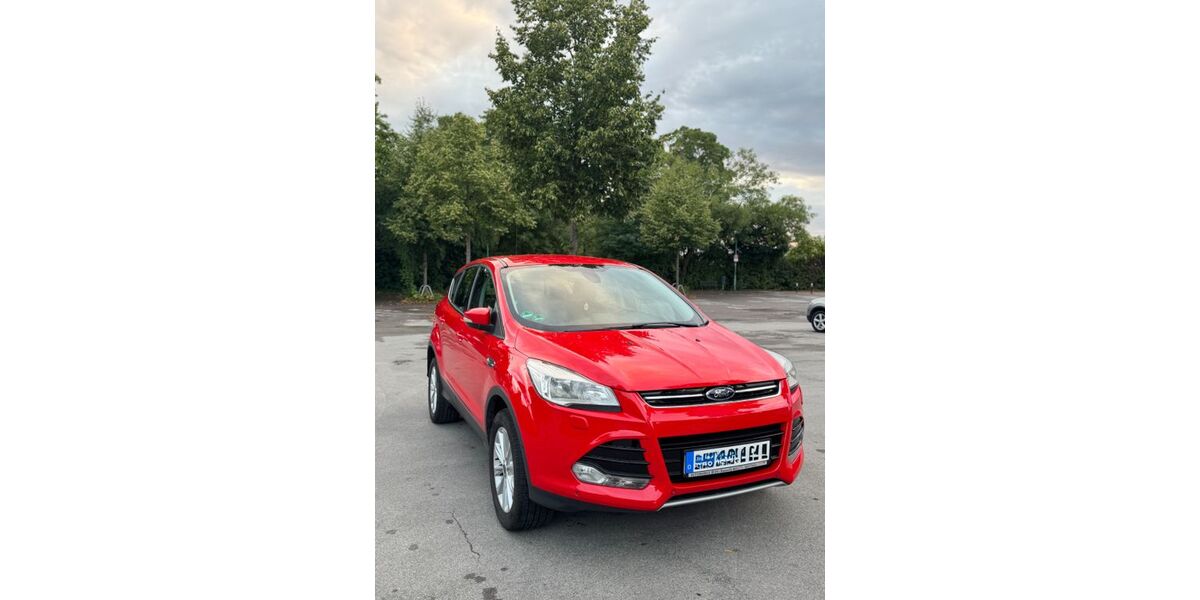 Ford Kuga 156.000 km 8.300 &euro; Duisburg 47228