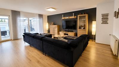 RAUM FÜR FAMILIE, ARBEIT UND RENDITE IN RUHIGER LAGE - Reihenmittelhaus Oberhausen Schmachtendorf | Angebot:27102072