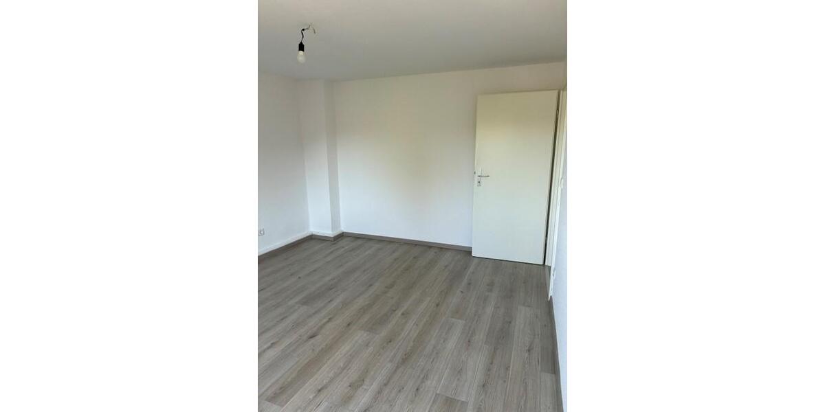 Dachgeschoßwohnung Gelsenkirchen Gelsenkirchen-Mitte - 2 Zimmer, 51 m&sup2;, 439&euro; | Angebot:26287799