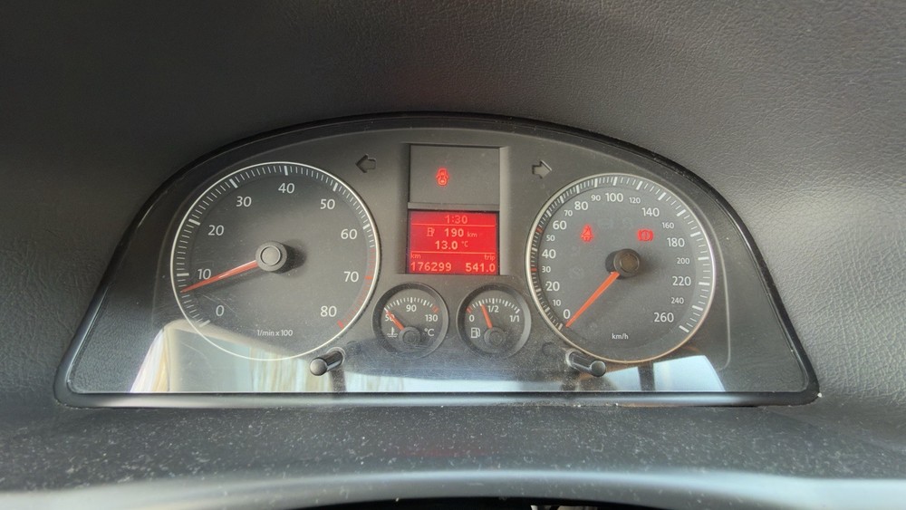 VW Touran 176.299 km 3.600 &euro; Rheinberg 47495