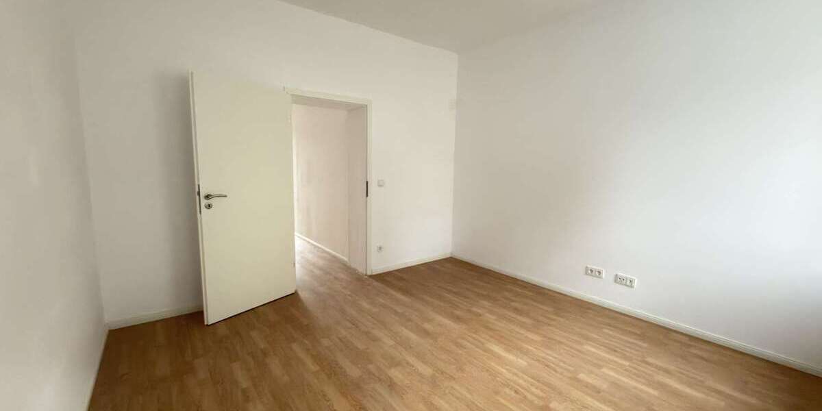 Exklusives Investment: Kernsaniertes Mehrfamilienhaus mit Balkon und Terrasse - Mehrfamilienhaus, Wohnhaus Gelsenkirchen Gelsenkirchen-West | Angebot:25751689