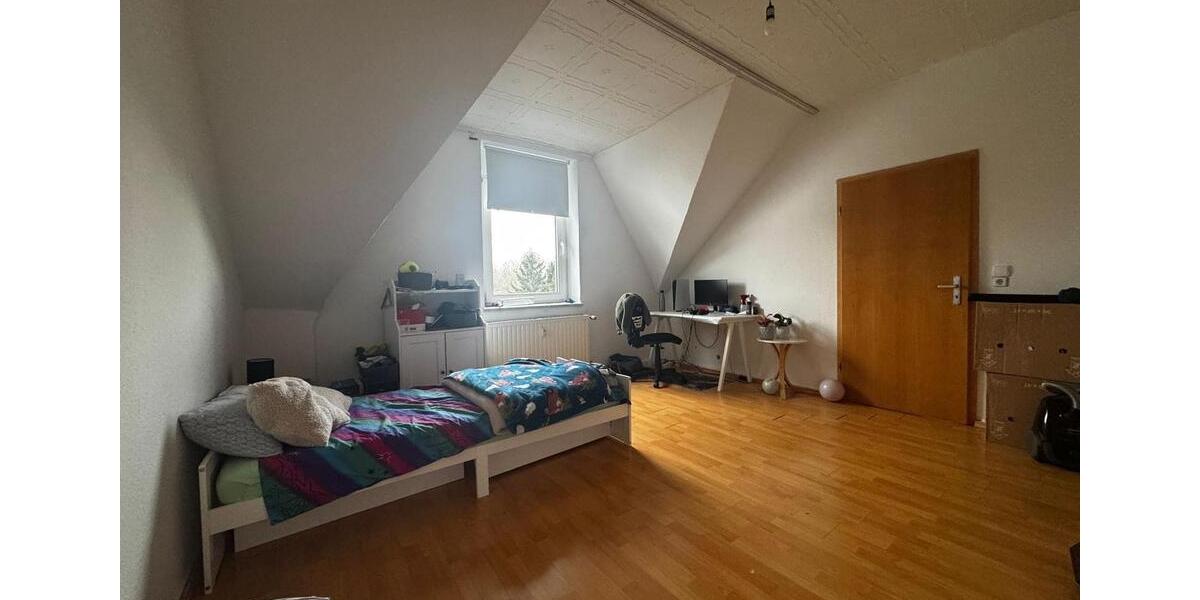 Dachgeschoßwohnung Duisburg Laar - 4.5 Zimmer, 95 m&sup2;, 830&euro; | Angebot:25782663