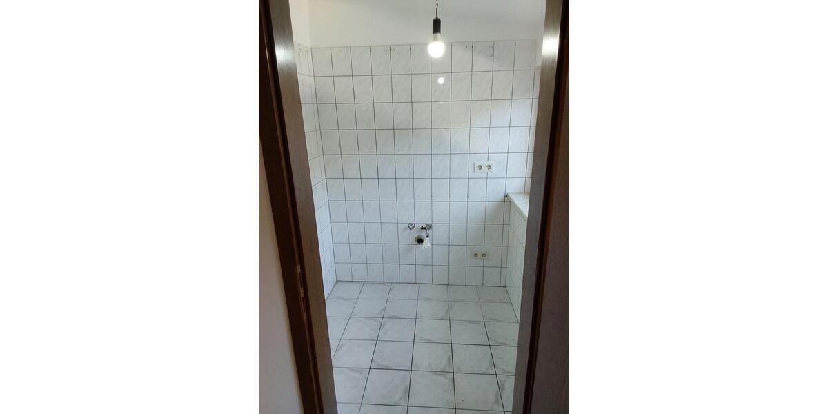 Dachgeschoßwohnung Essen Stadtbezirk V - 3 Zimmer, 54 m&sup2;, 450&euro; | Angebot:25649515