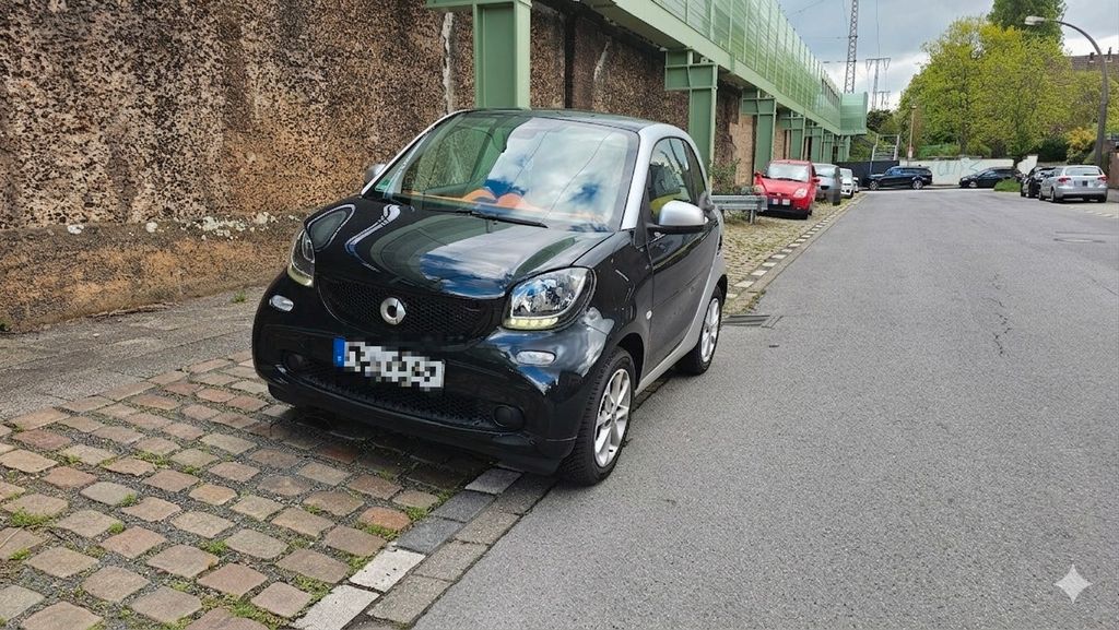 Smart ForTwo 102.000 km 8.750 &euro; Duisburg 47058