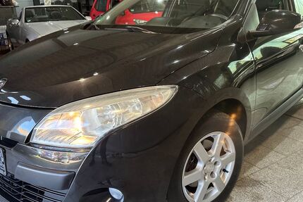 Renault Megane 174.800 km 2.990 &euro; Duisburg 47059