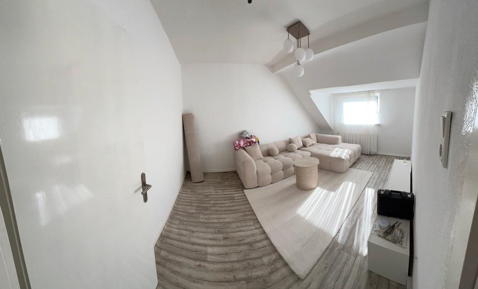 Dachgeschoßwohnung Duisburg Duisburg-Mitte - 3 Zimmer, 68 m&sup2;, 690&euro; | Angebot:26285641