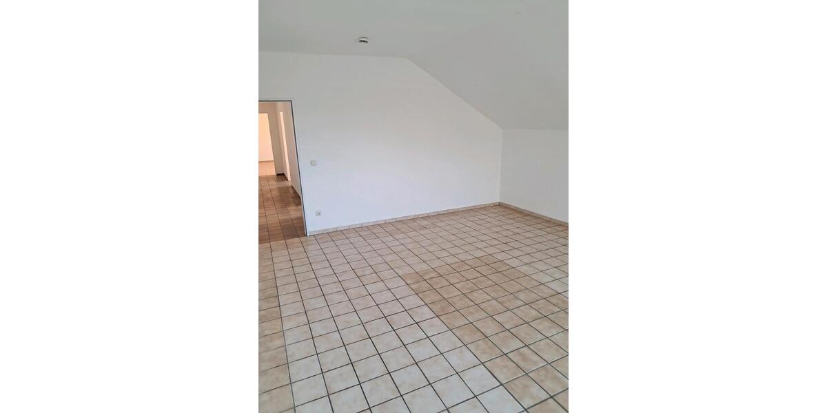 Dachgeschoßwohnung Duisburg Ruhrort - 4 Zimmer, 95 m&sup2;, 149.000&euro; | Angebot:26178480