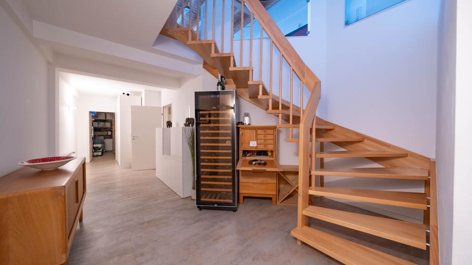 Reihenhaus Essen Stadtbezirk VIII - 4 Zimmer, 270 m&sup2;, 750.000&euro; | Angebot:26122103