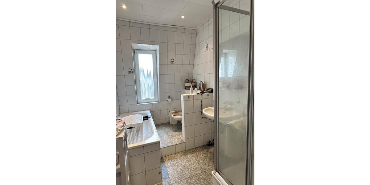 Etagenwohnung Essen Stadtbezirk III - 3 Zimmer, 90 m&sup2;, 650&euro; | Angebot:26273878