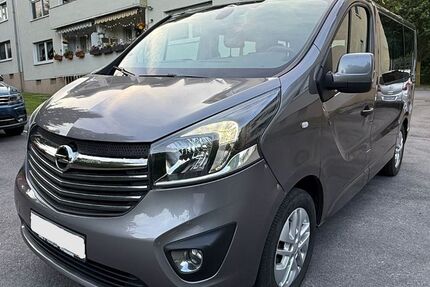 Opel Vivaro 181.000 km 10.950 &euro; Essen 45327