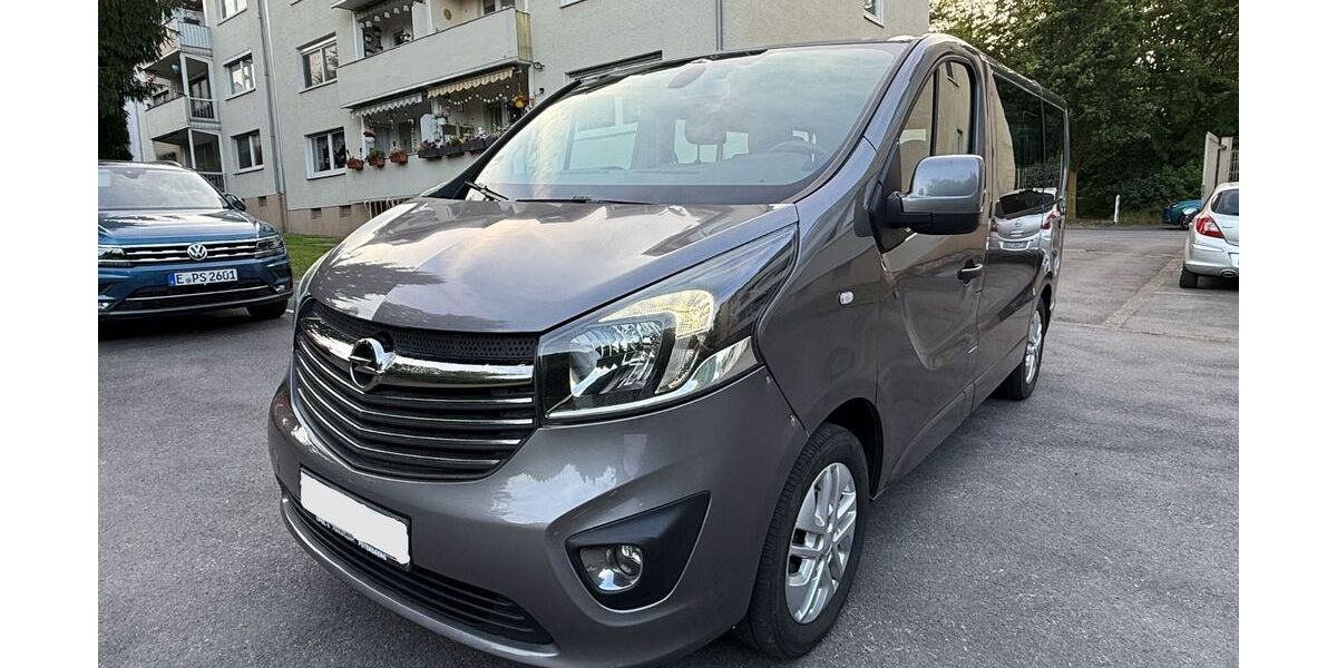 Opel Vivaro 181.000 km 10.950 &euro; Essen 45327